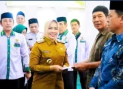 Bupati Labuhanbatu Serahkan Bantuan Zakat Ke masyarakat Desa Kecamatan Bilah Barat