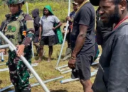 TNI Bangun Tenda Pengungsi di Sinak, Harapan Tumbuh dari Tengah Konflik