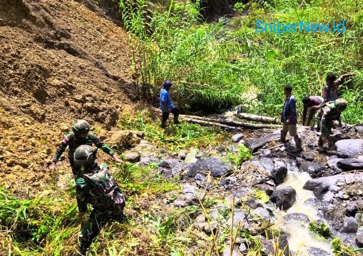 Satgas Yonif 521/DY Gelar Karya Bakti Perbaiki Jalan Bersama Warga Eragayam Screenshot_20250705_134239 (1) (1)