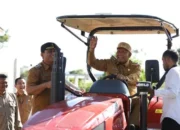13 Traktor dan Benih Padi Gogo Diterjunkan di Dairi! Bupati Vickner: “Ini Langkah Nyata Menuju Swasembada Pangan!