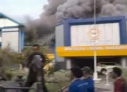 Rektorat ULM Kayu Tangi Banjarmasin Terbakar Hebat