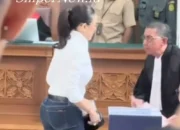 Tersangka Korupsi Tetap Tampil Modis di Persidangan