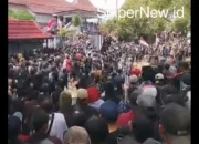 Ricuh Demo di Kantor Bupati Pati, Massa Sempat Masuk Pendopo