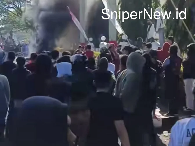 Ribuan Warga Bone Gelar Aksi Damai Tolak Kenaikan PBB-P2 Screenshot_20250819-190629_1