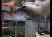 Kebakaran Rumah di Padang, Damkar Sigap Padamkan Api