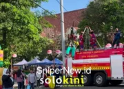 Mobil Pemadam Kebakaran Disulap Jadi Arena Flying Fox Anak di Solo