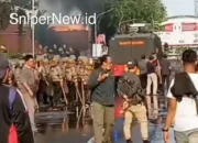Aksi Massa di Depan Grahadi Surabaya Ricuh, Polisi Turunkan Pasukan Brimob
