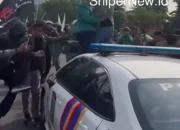 Demo Ricuh di Polda Metro, Mobil Polisi Dirusak Massa