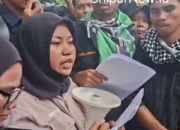 Mahasiswa Unibrah Suarakan Kritik di Depan DPRD Malut, Gubernur Beri Penjelasan