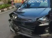 Mobil Tabrak Pembatas Jalan di Sunter Jaya, Lalin Sempat Terganggu