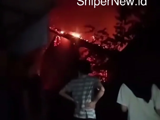 Kebakaran Hebat Landa SDN Cibaregbeg dan Kantor Desa Cibeber Screenshot_20250907-093657_1