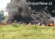 Kebakaran Hebat Landa Pabrik Olahan Ban di Konawe Selatan, Water Canon Brimob Dikerahkan