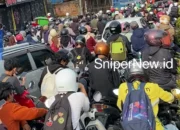 Truk Terperosok di Tanjakan Pamulang, Lalu Lintas Macet Parah Rabu Pagi