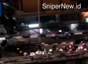 Kecelakaan Mobil di Flyover Slipi Sebabkan Kemacetan Panjang