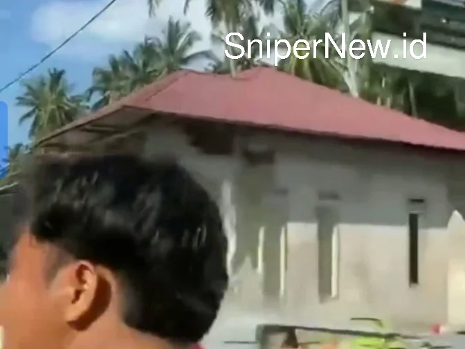 Pembongkaran Rumah Terduga Pelaku Pembunuhan Karyawati Koperasi di Pasangkayu Screenshot_20250922-044642_1