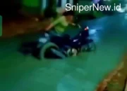 Ibu-Ibu Tersandung Viral: Terobos Jalan Basah di Bengkong Batam, Motor Tertinggal di Lokasi