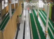 CCTV Rekam Aksi Pencurian Kotak Amal di Masjid Annur Payakumbuh