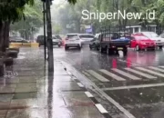 Pohon Tumbang Tutup Akses Flyover Pasupati ke Gasibu, Evakuasi Masih Berlangsung