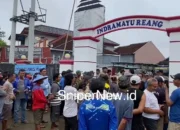 Warga Manggungan Gelar Aksi Tuntut Transparansi Dana Desa di Terisi, Indramayu