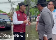 Menteri Sosial Nyemplung Banjir Semarang, Pastikan Bantuan Tersalurkan Tepat Sasaran