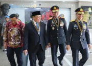 Kepala BNN Suyudi Ario Seto Terima Bintang Bhayangkara Pratama dari Kapolri