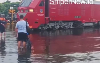 Banjir Rendam Rel Kaligawe, Kereta Api di Semarang Terpaksa Melaju Pelan