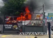 Bangunan Bedeng Terbakar di Samping KFC Cibubur Bogor