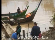 Jembatan Aceh–Medan Terputus, Warga Bertahan Pakai Sampan Darurat