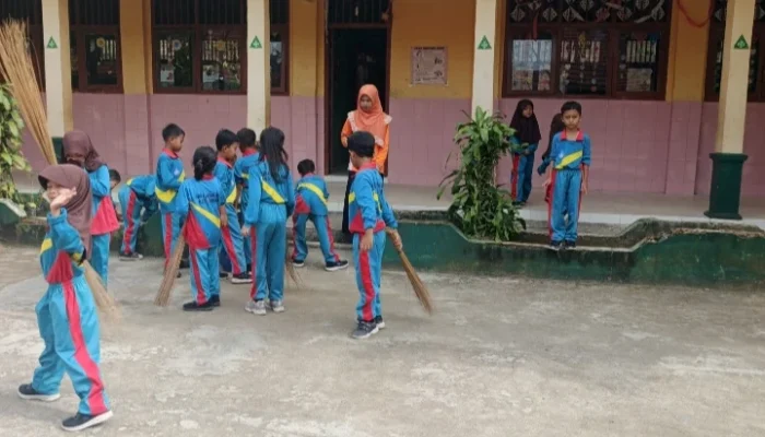 HPSN 2026, SDN 1 Antar Berak Tanamkan Karakter Peduli Lingkungan Sejak Dini