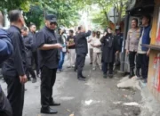 Razia Gabungan Tertibkan Warung Diduga Jual Obat Ilegal